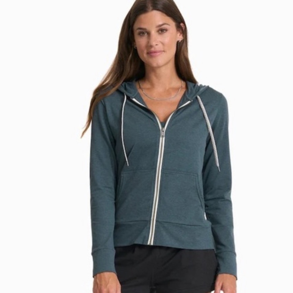 Vuori halo performance hoodie, EUC